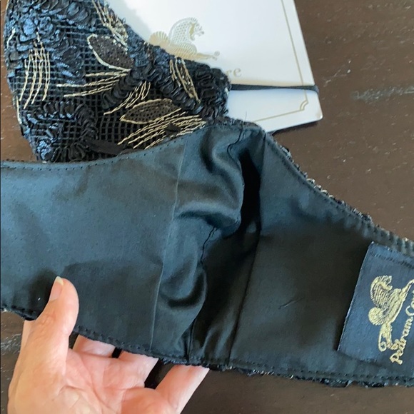 Mask - Picture 3 of 6